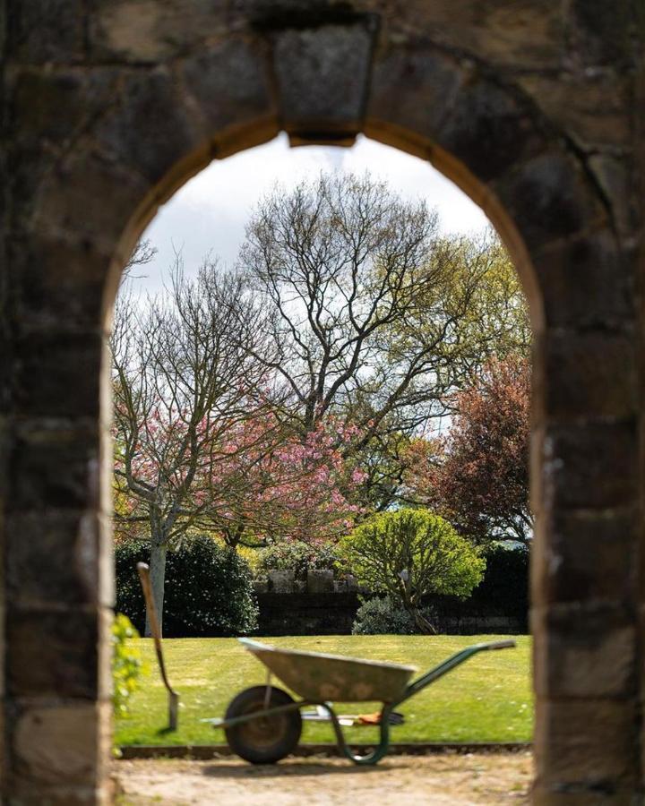 فندق Sneaton Castle ويتبي المظهر الخارجي الصورة