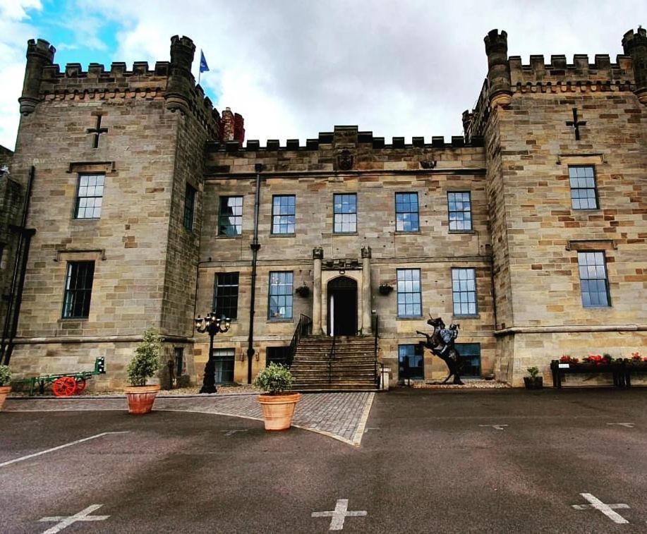 فندق Sneaton Castle ويتبي المظهر الخارجي الصورة