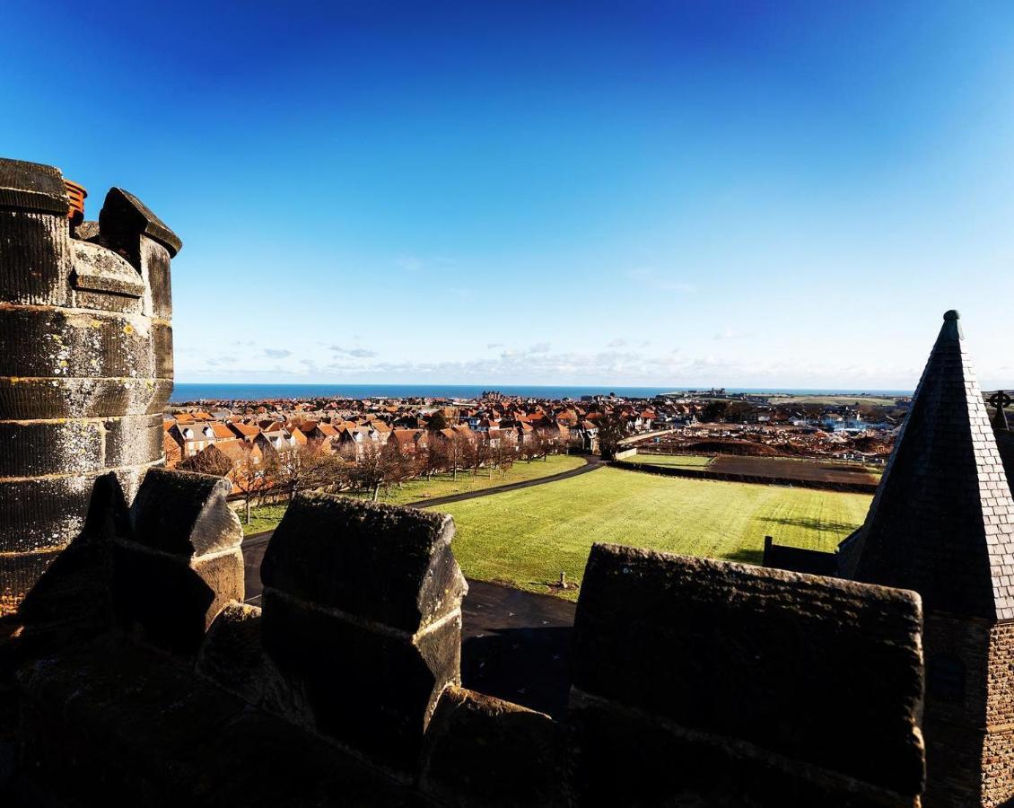 فندق Sneaton Castle ويتبي المظهر الخارجي الصورة