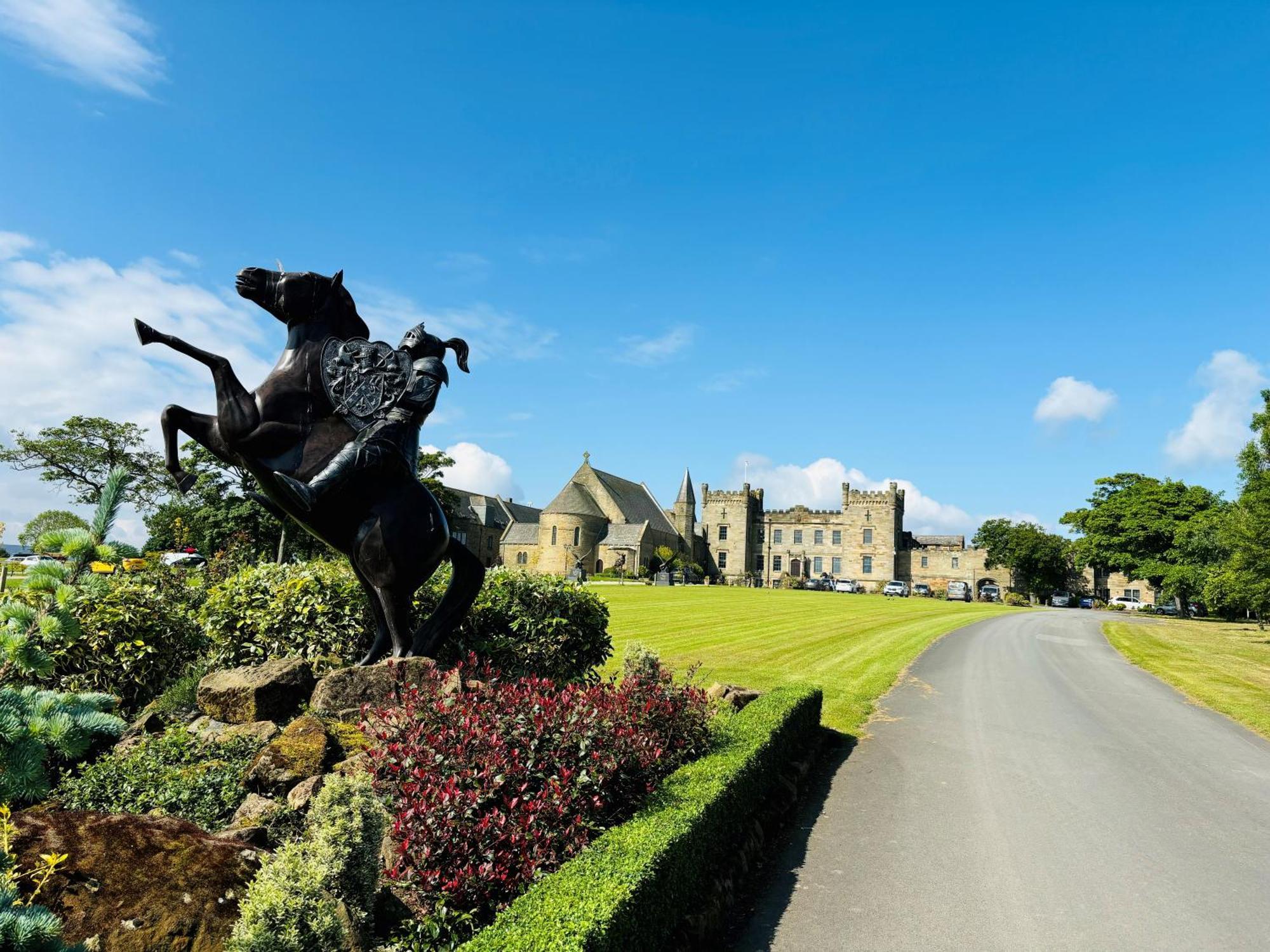 فندق Sneaton Castle ويتبي المظهر الخارجي الصورة